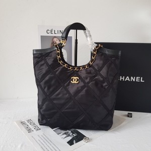 Chanel Maxi shopping bag