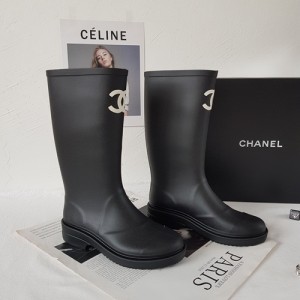 Chanel CC logo rain boots