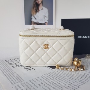 Chanel Benetti Chain Bag